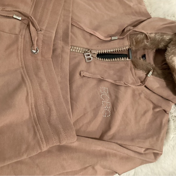 BCBGMaxAzria Beige Hoodie with Faux Fur Trim - Picture 5 of 16
